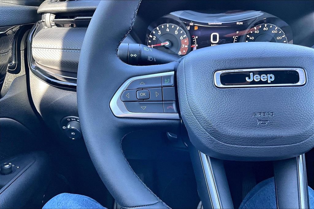New 2026 Jeep Compass Latitude image 6