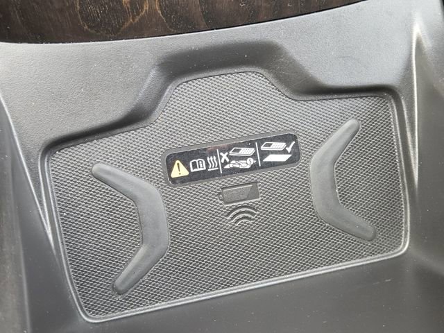 Used 2022 GMC Canyon Denali w/ Denali Black Edition Package image 9