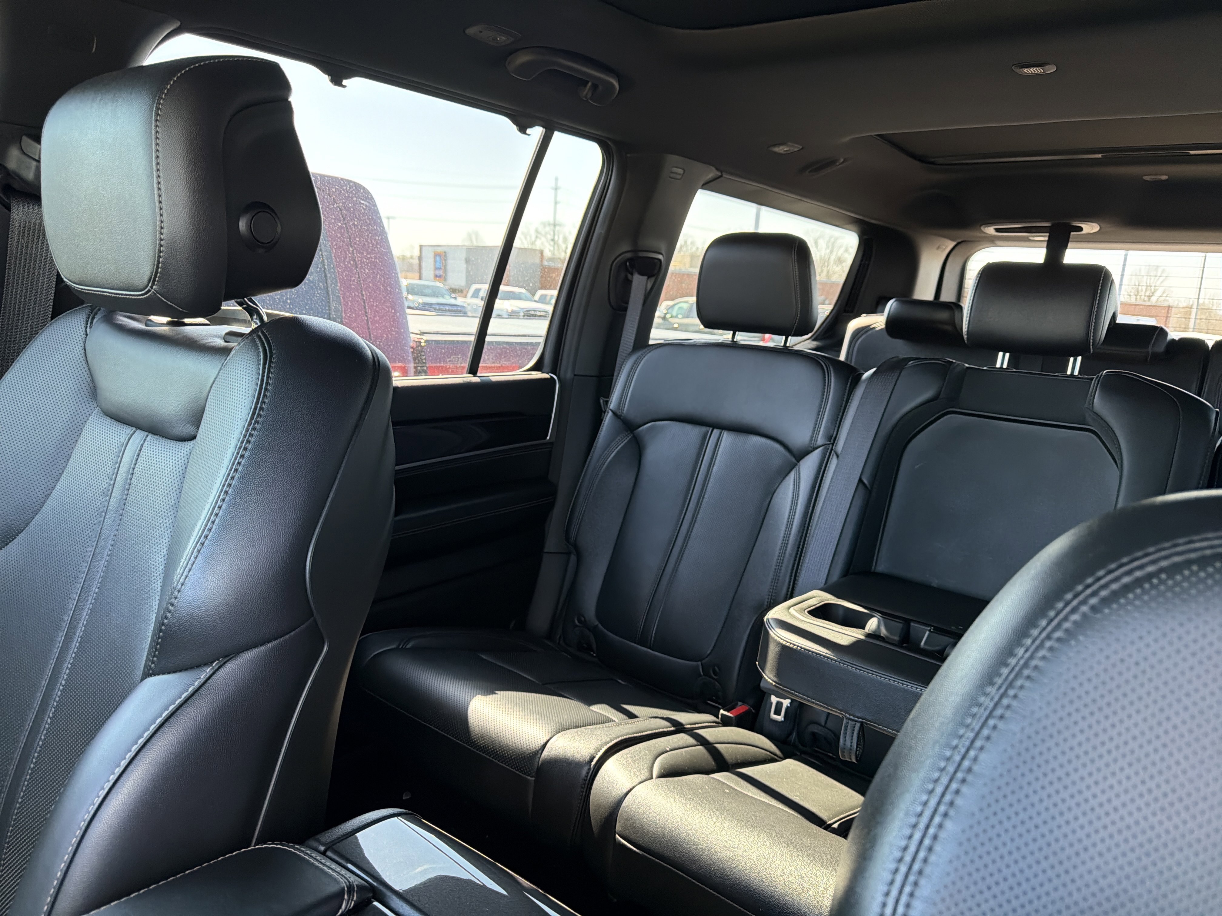 Used 2024 Jeep Wagoneer 4WD w/ Premium Group I image 31