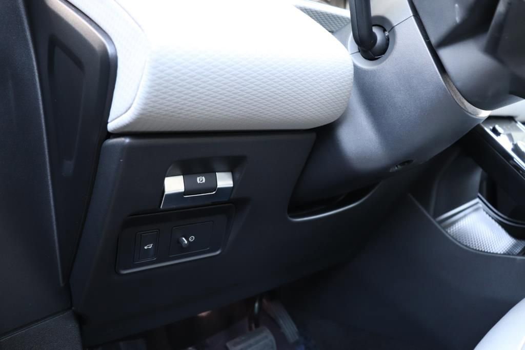 Used 2021 Land Rover Range Rover Evoque S image 39