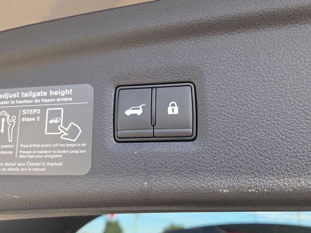 Used 2024 INFINITI QX50 Sport image 18