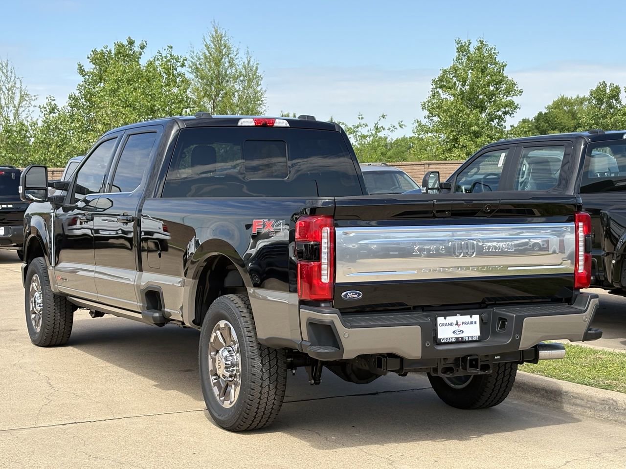 New 2026 Ford F350 King Ranch w/ FX4 Off-Road Package image 44