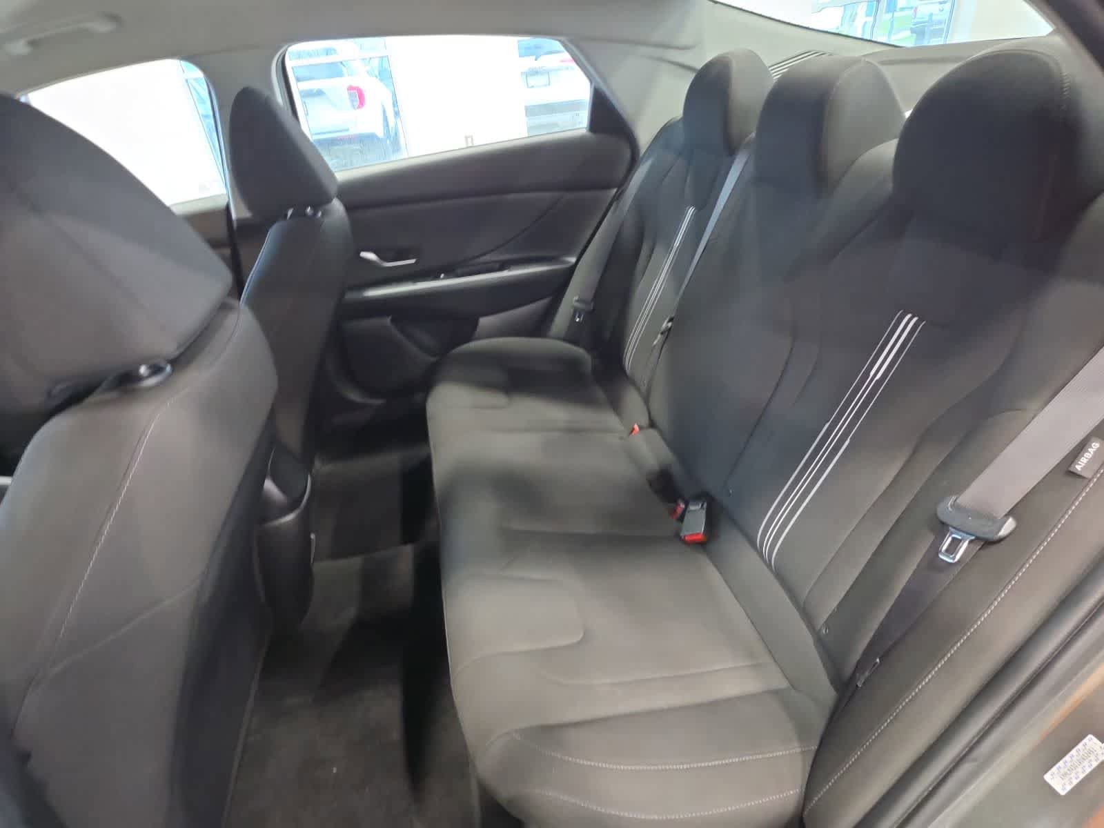 Used 2024 Hyundai Elantra SEL FWD image 28