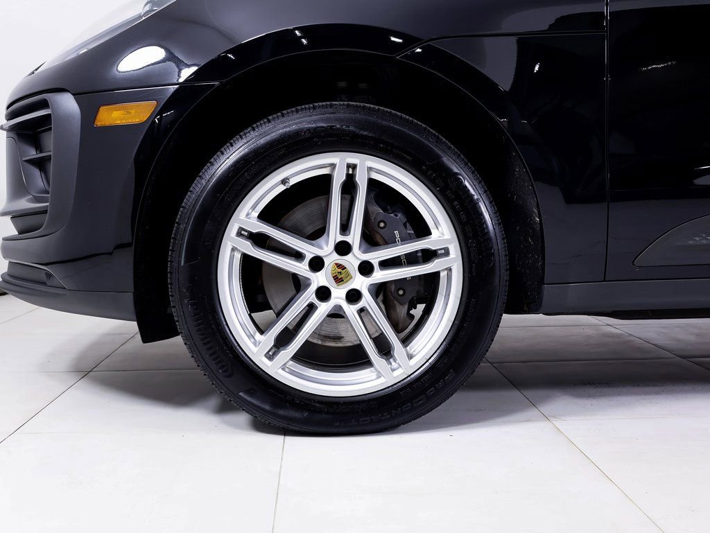 Used 2025 Porsche Macan image 23