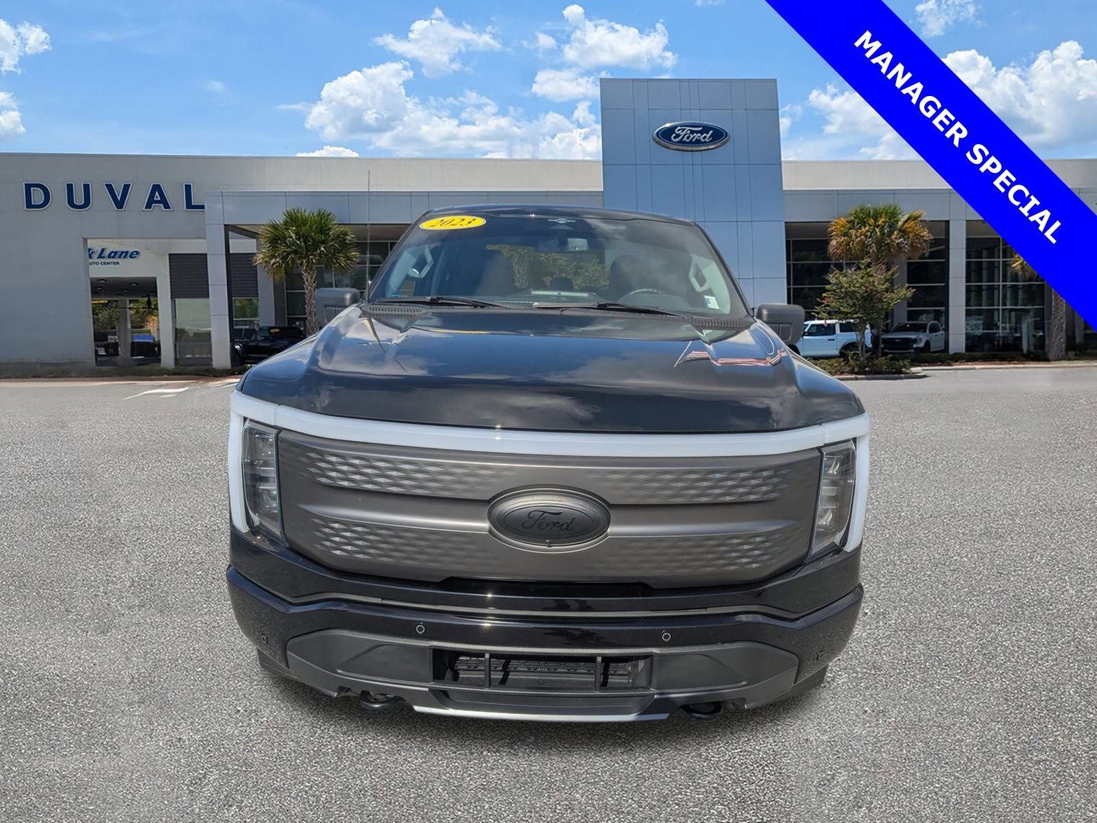 Used 2023 Ford F150 Lightning XLT image 9