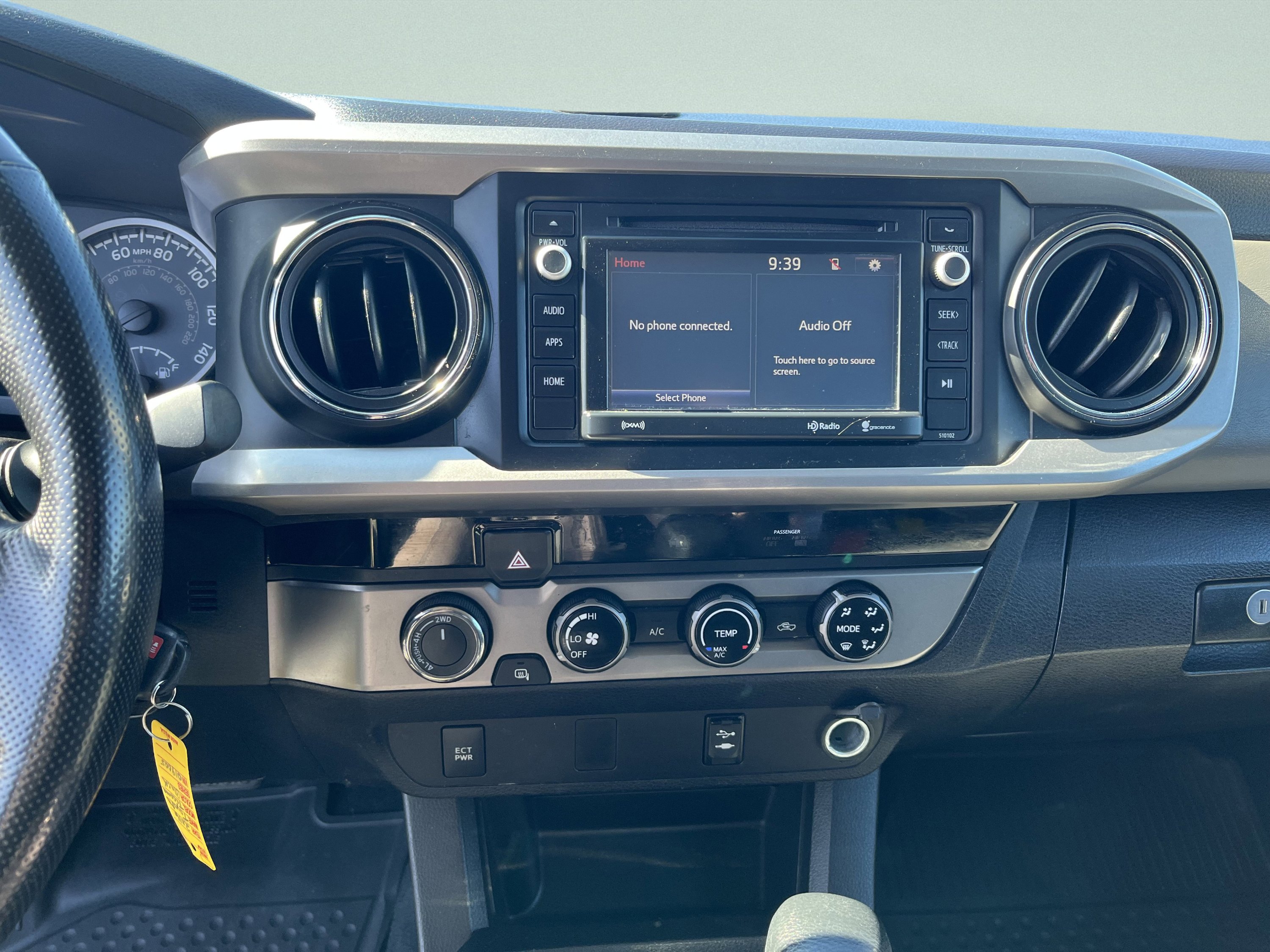 Used 2016 Toyota Tacoma SR5 w/ SR5 Appearance Package (SN) image 13