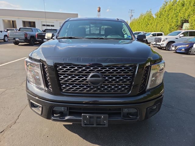 Used 2019 Nissan Titan SV w/ SV Convenience Package image 2