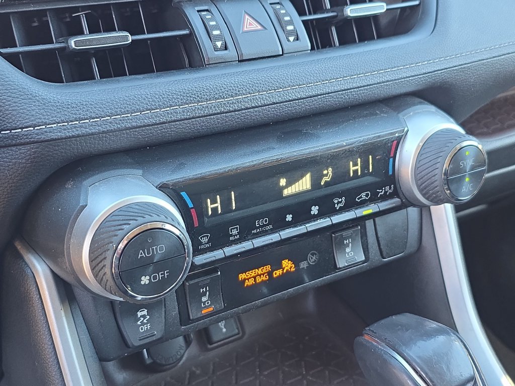 Used 2021 Toyota RAV4 Limited FWD image 31