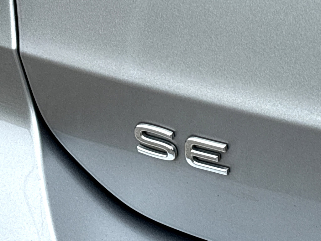 Used 2024 Volkswagen Taos SE FWD image 24