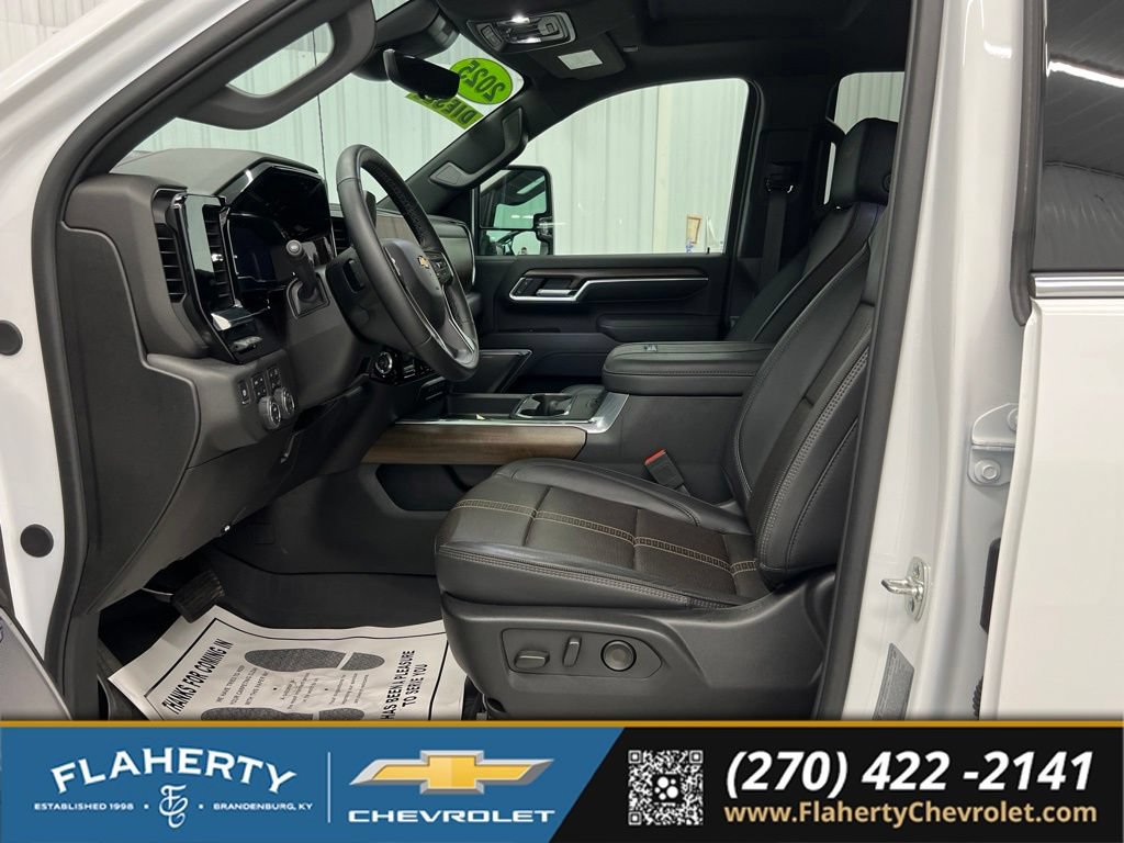 Used 2025 Chevrolet Silverado 2500 High Country w/ High Country Premium Package AWD/4WD image 9