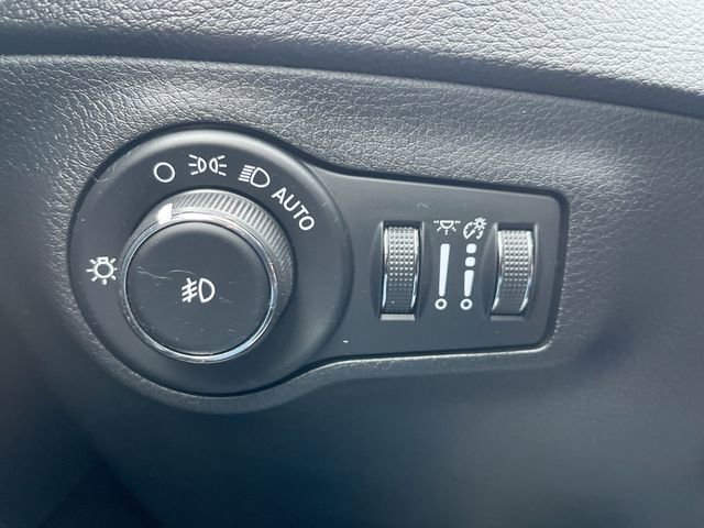 Used 2019 Jeep Compass Latitude image 17