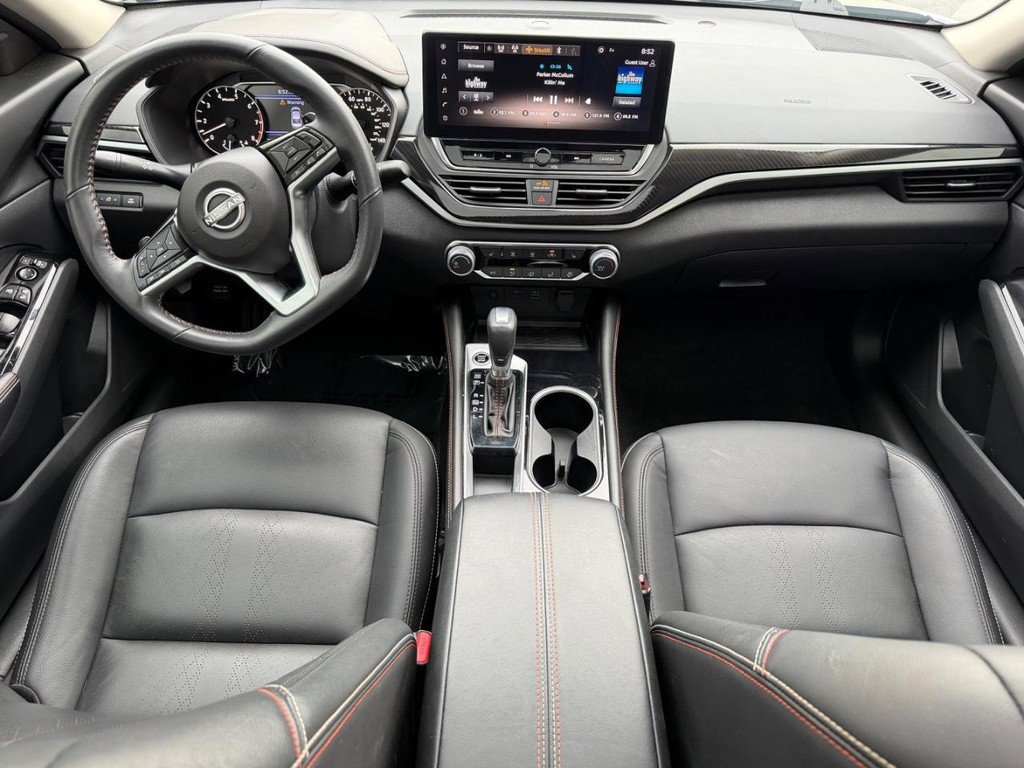 Used 2024 Nissan Altima 2.5 SR w/ SR Premium Package image 10