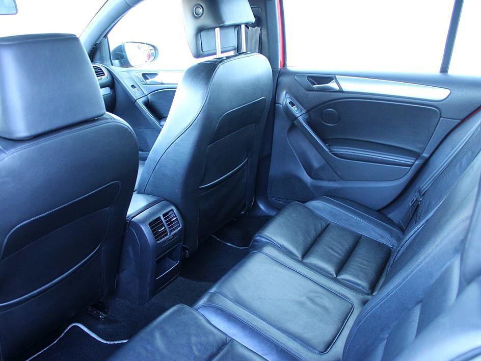 Used 2013 Volkswagen Golf R 4-Door image 16