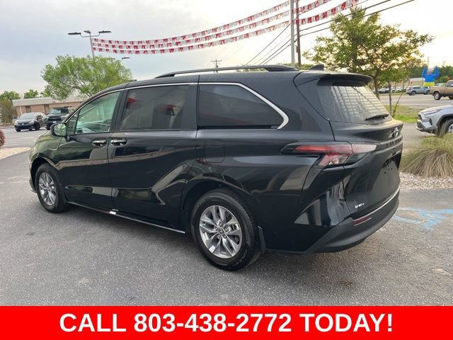 Used 2025 Toyota Sienna XLE image 37
