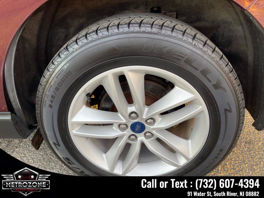 Used 2017 Ford Edge SEL w/ Equipment Group 201A AWD/4WD image 32