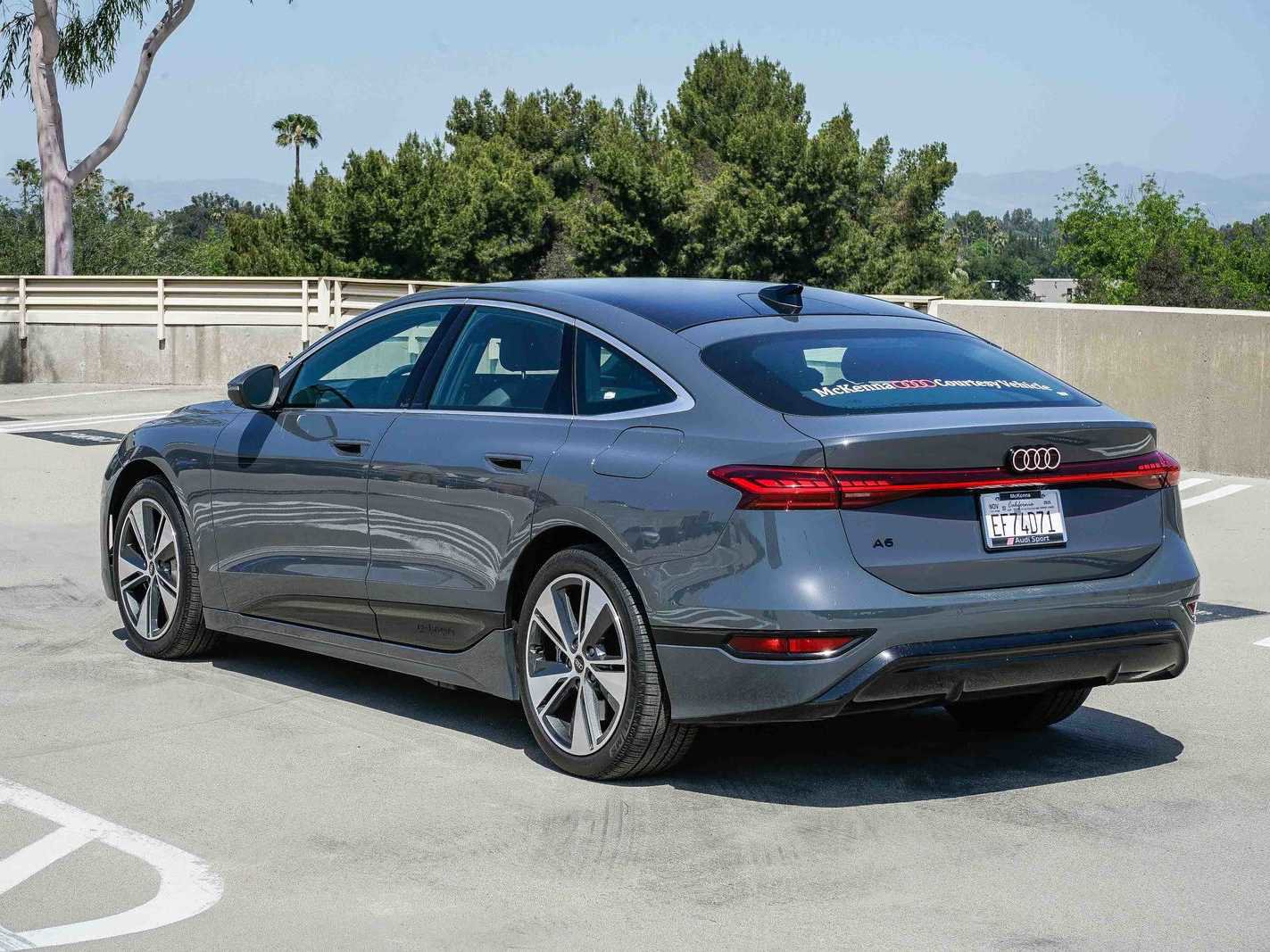 Used 2025 Audi A6 e-tron Premium Plus w/ Premium Plus image 2