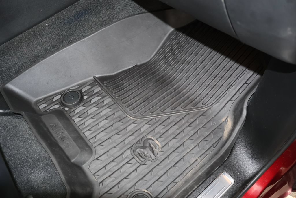 Used 2022 RAM 1500 Laramie AWD/4WD image 44