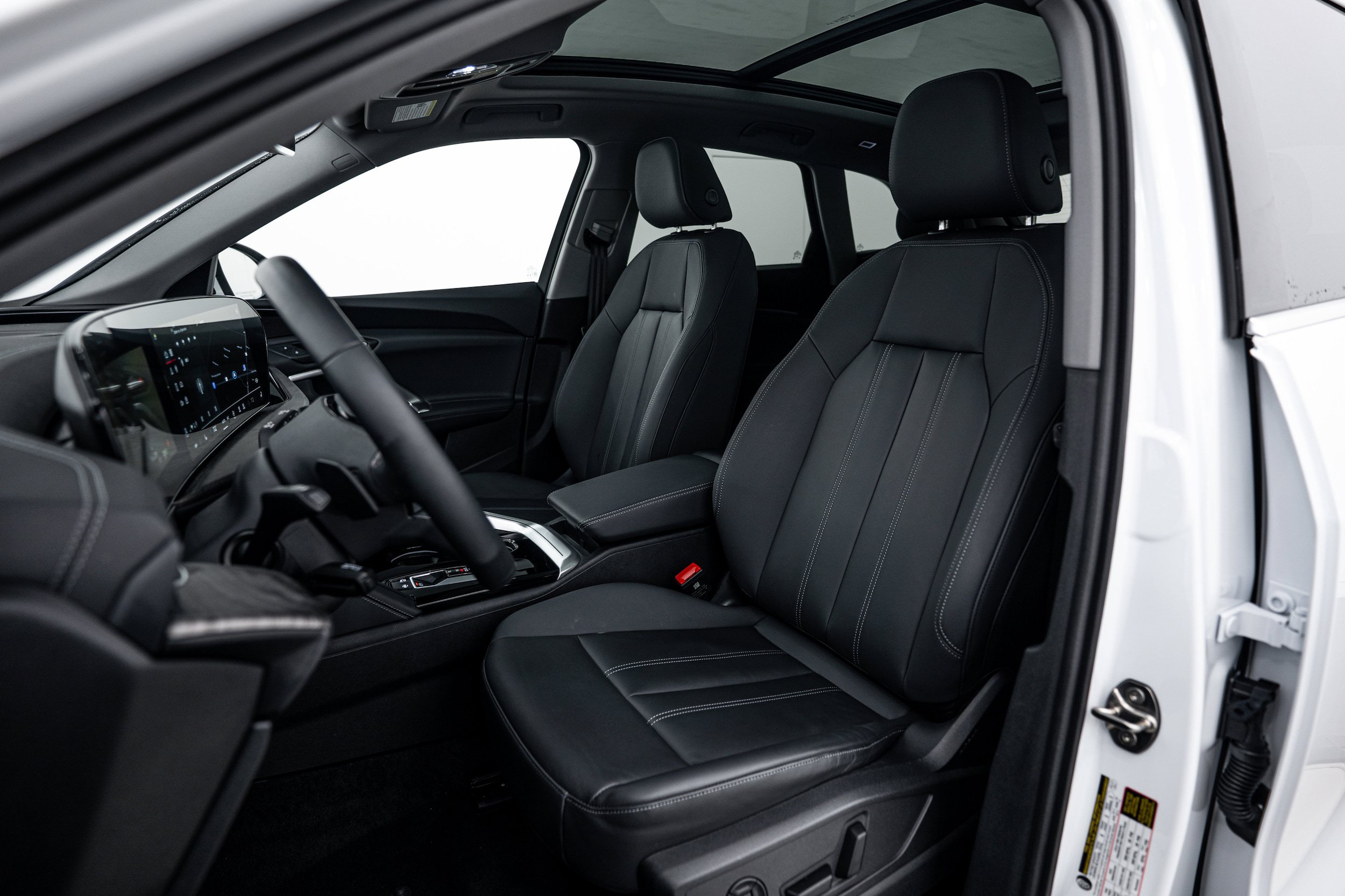 Certified 2025 Audi Q5 Premium w/ Convenience Package AWD/4WD image 14