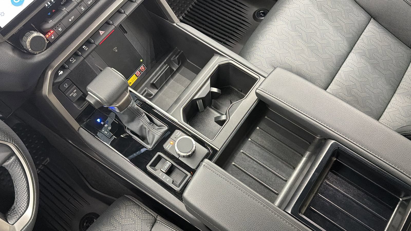 Used 2025 Toyota Tundra Limited image 23