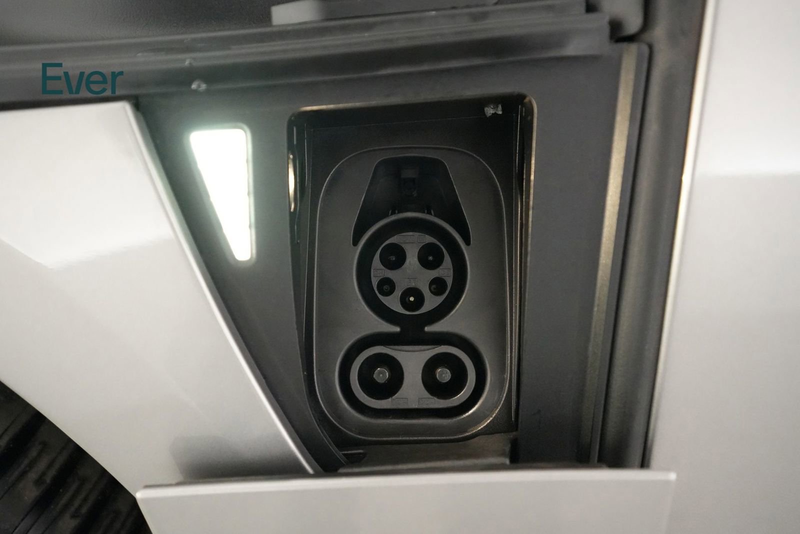 Used 2023 Lucid Air Touring image 10