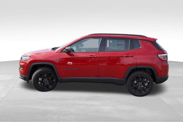 New 2025 Jeep Compass Latitude w/ Sun & Sound Group image 6