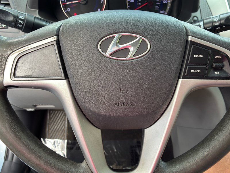 Used 2013 Hyundai Accent GS image 9