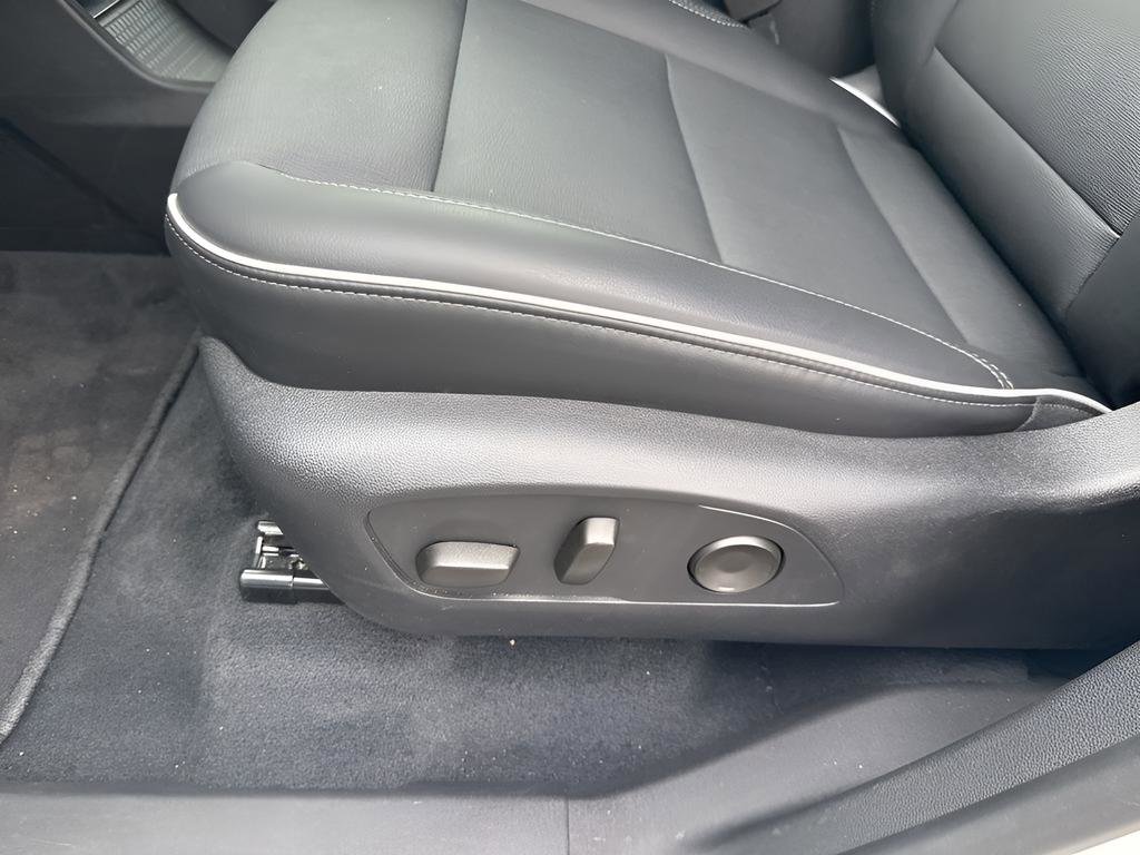 Used 2025 Buick Enclave Preferred image 10