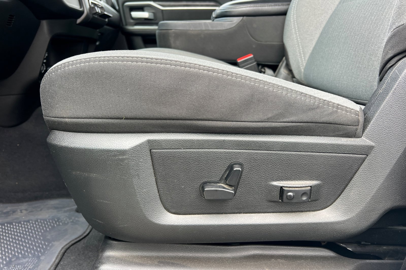 Used 2024 RAM 3500 Big Horn image 13