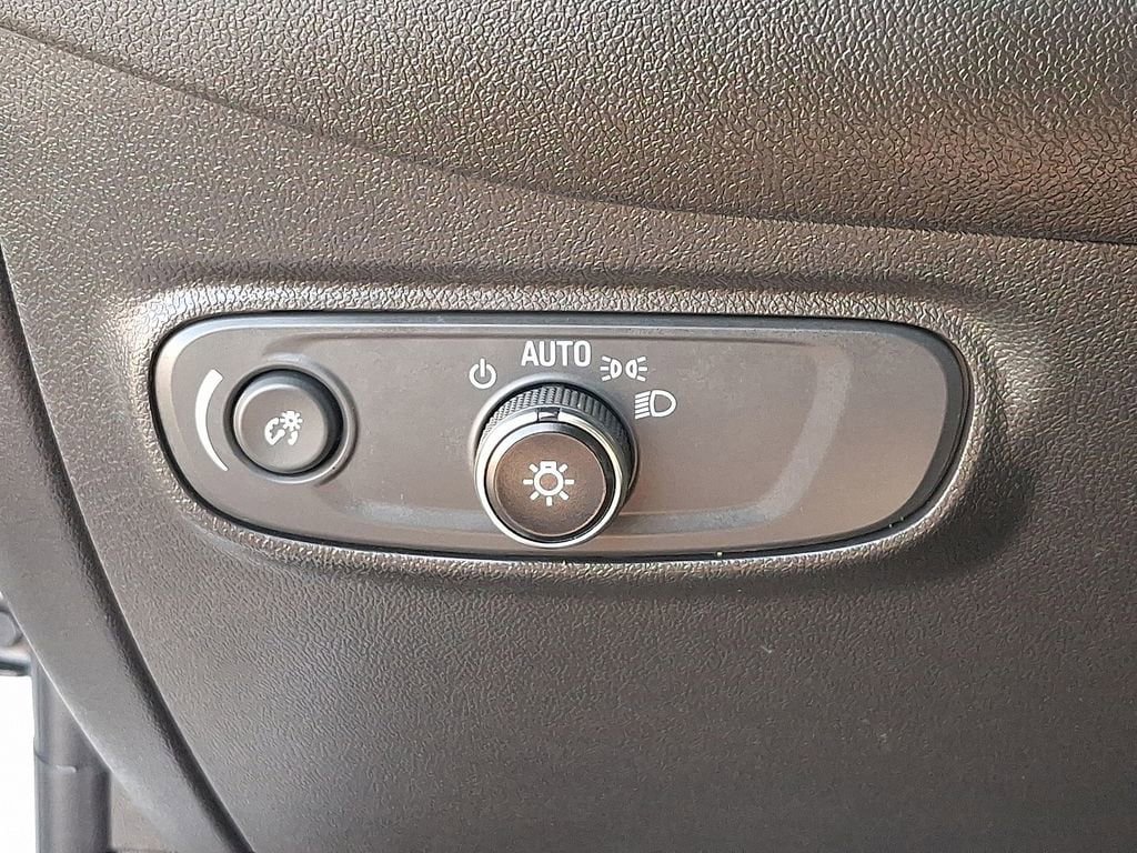 Used 2023 Chevrolet Equinox LT AWD/4WD image 23