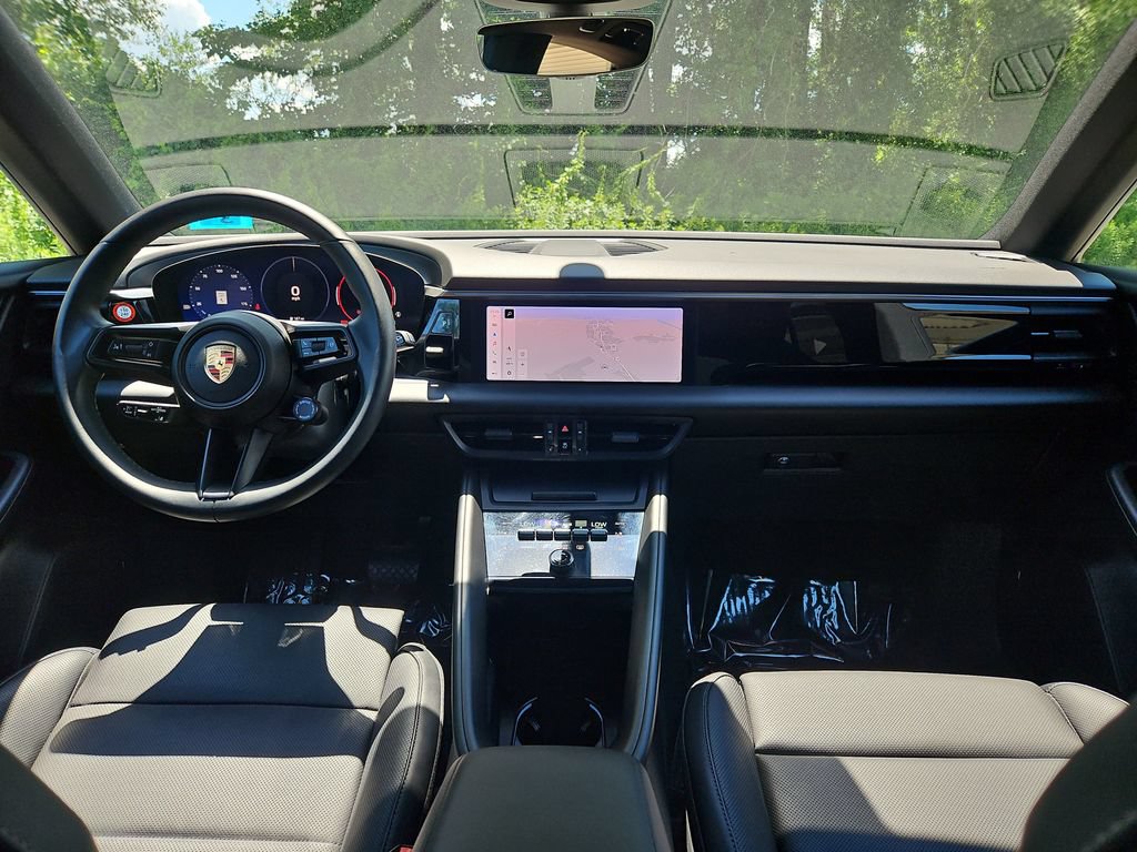 Certified 2025 Porsche Macan 4 Electric AWD/4WD image 12