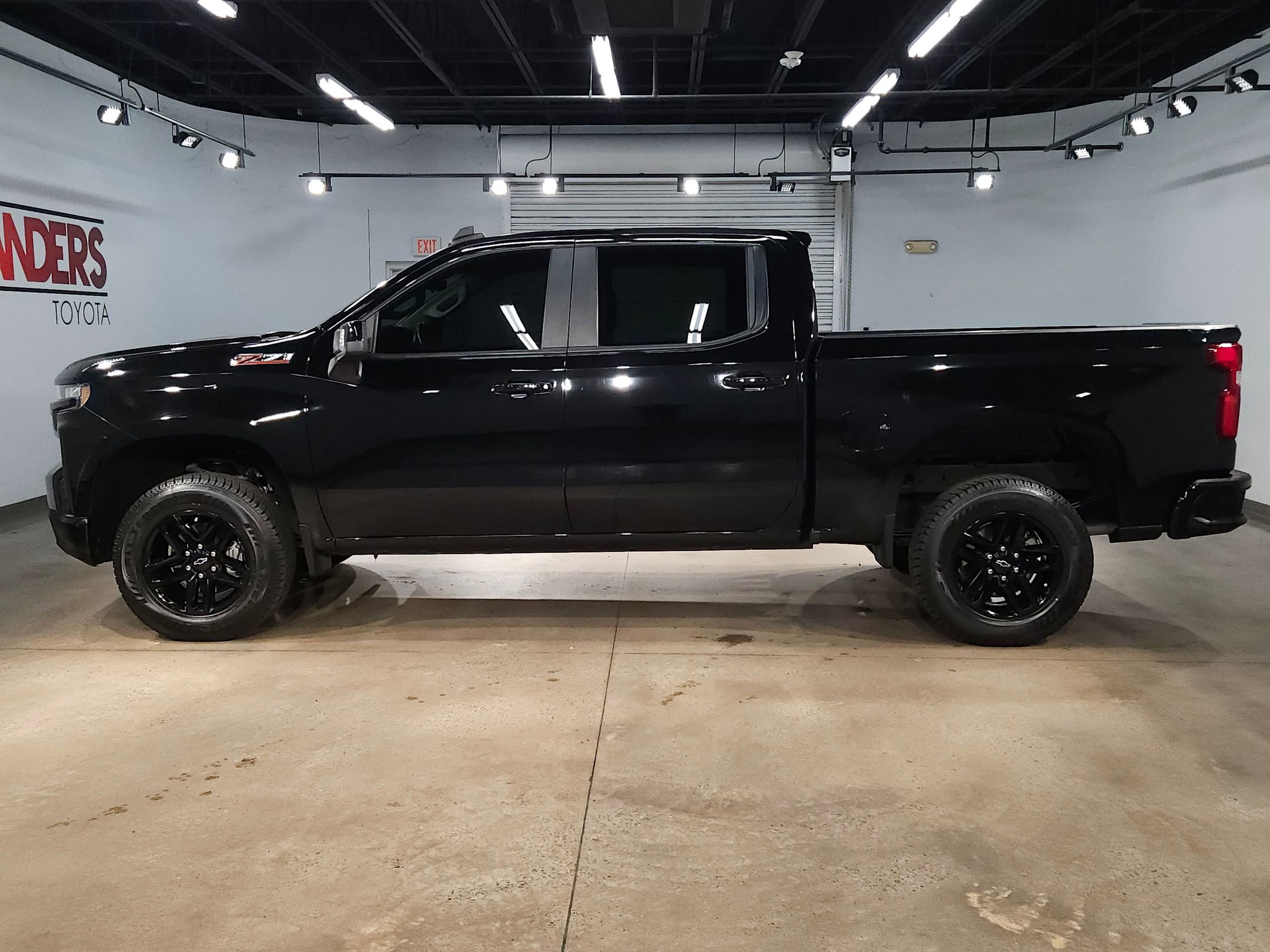 Used 2021 Chevrolet Silverado 1500 LT Trail Boss w/ Convenience Package II image 4