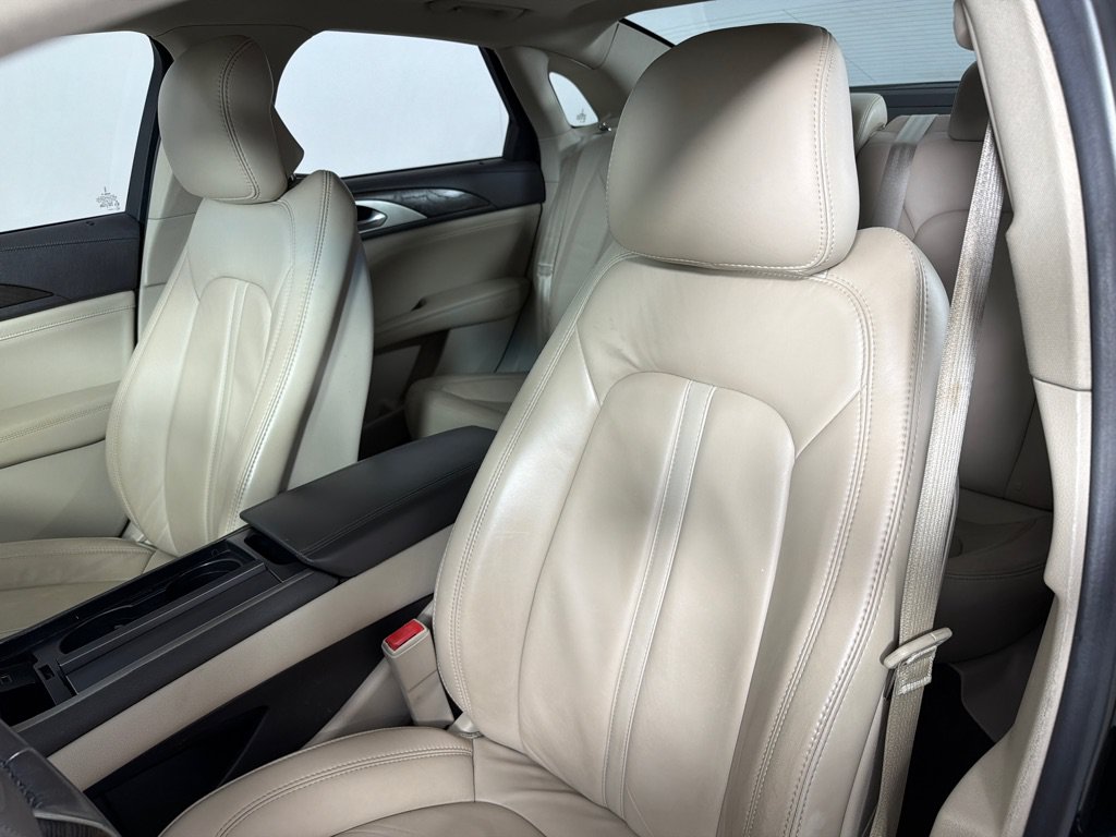 Used 2017 Lincoln MKZ Select w/ Technology Package FWD image 11