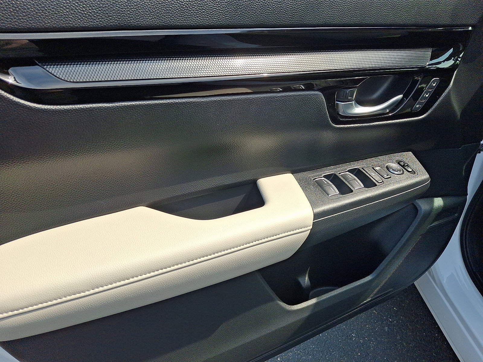 Used 2024 Honda CR-V EX-L image 12