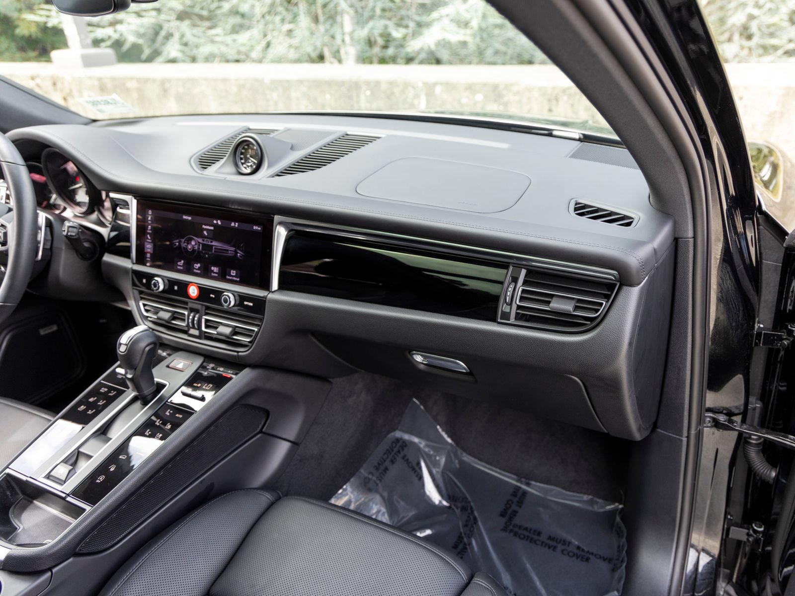Certified 2026 Porsche Macan AWD/4WD image 64