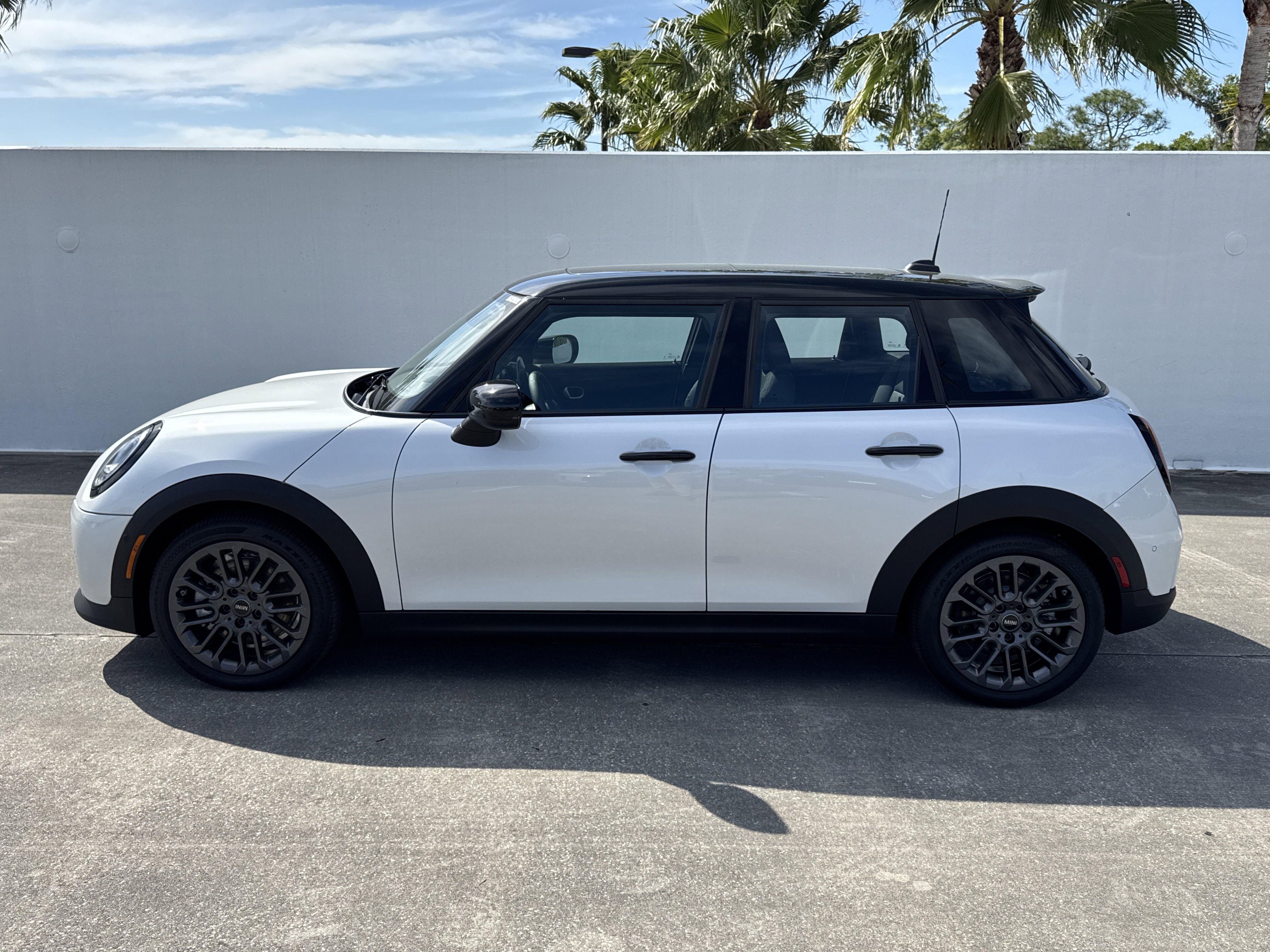 New 2026 MINI Cooper S image 4