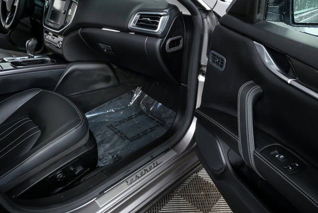 Used 2016 Maserati Ghibli image 24