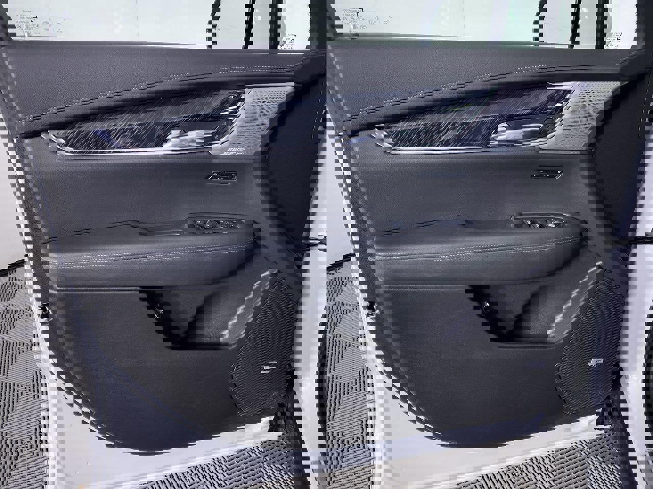 Certified 2023 Cadillac XT6 Premium Luxury image 12