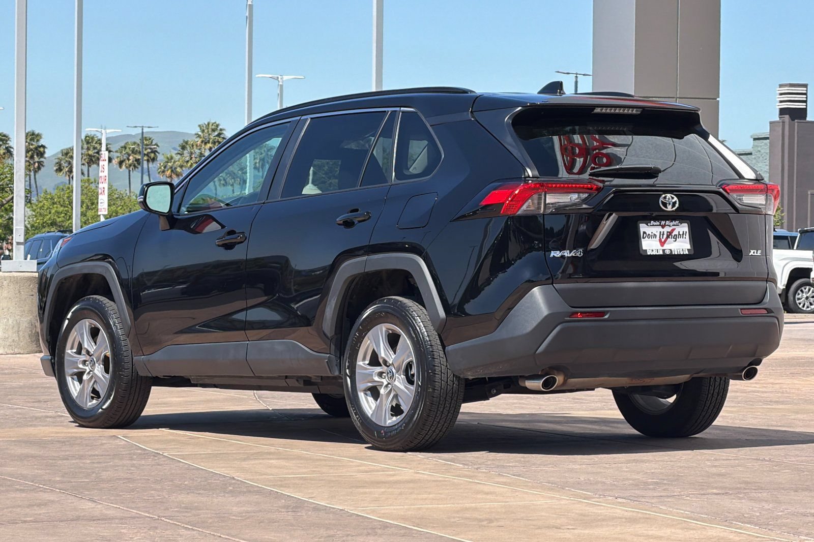 Used 2025 Toyota RAV4 XLE FWD image 6