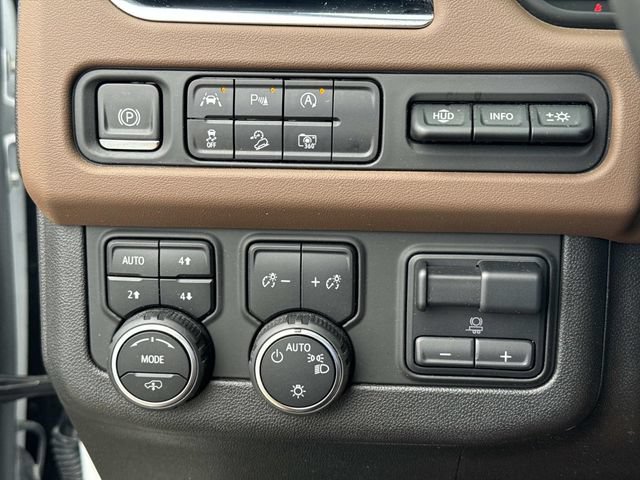 Used 2023 Chevrolet Suburban High Country AWD/4WD image 25