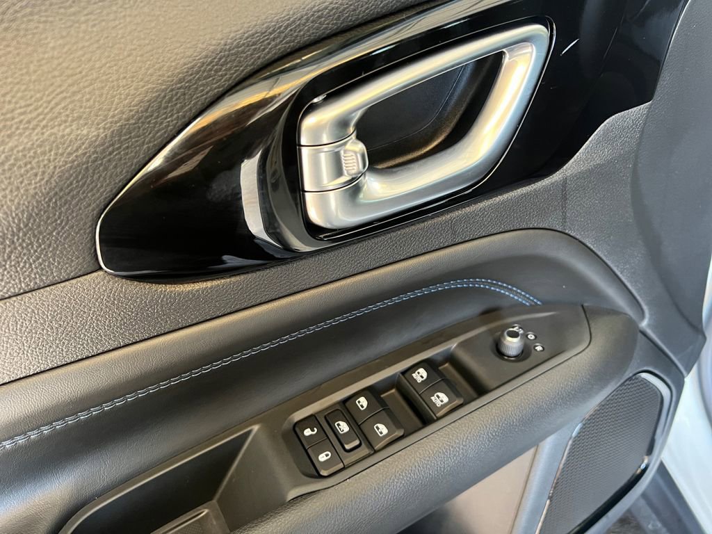 New 2026 Jeep Compass Latitude image 11