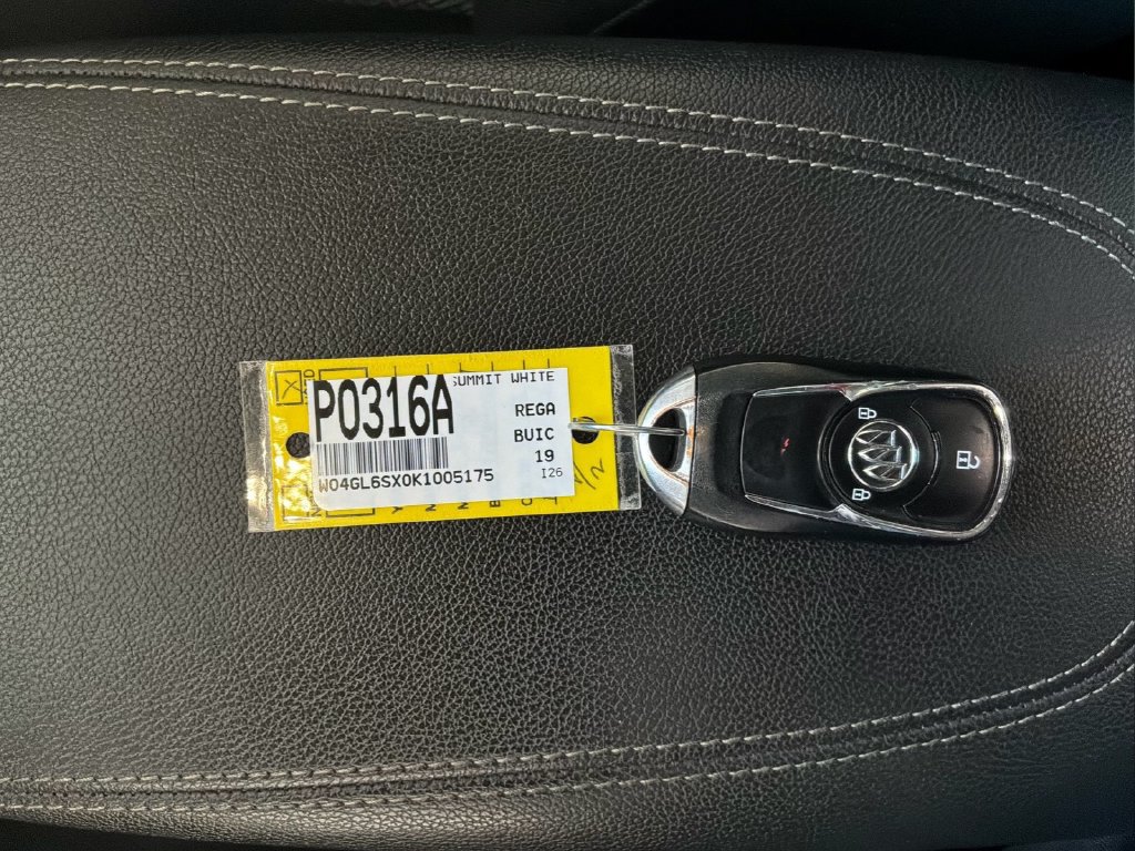 Used 2019 Buick Regal Preferred w/ Driver Confidence Package I FWD image 33