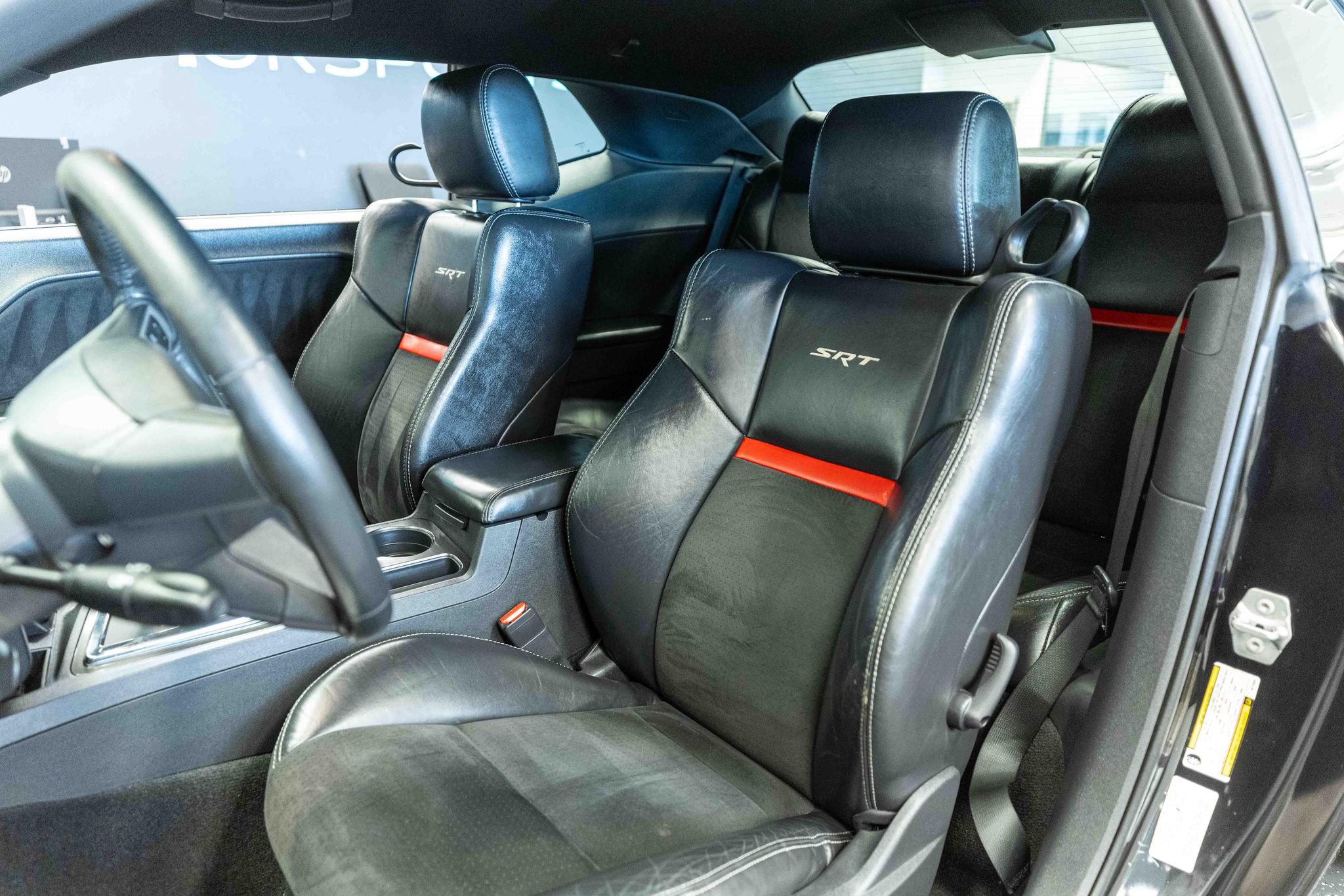 Used 2010 Dodge Challenger SRT8 RWD image 11