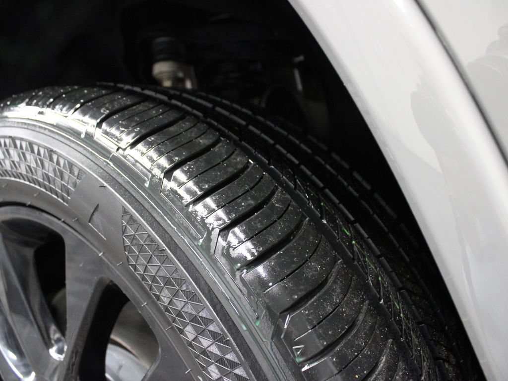Used 2021 Jeep Grand Cherokee Altitude AWD/4WD image 11