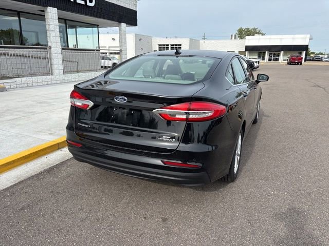 Used 2019 Ford Fusion SE FWD image 7