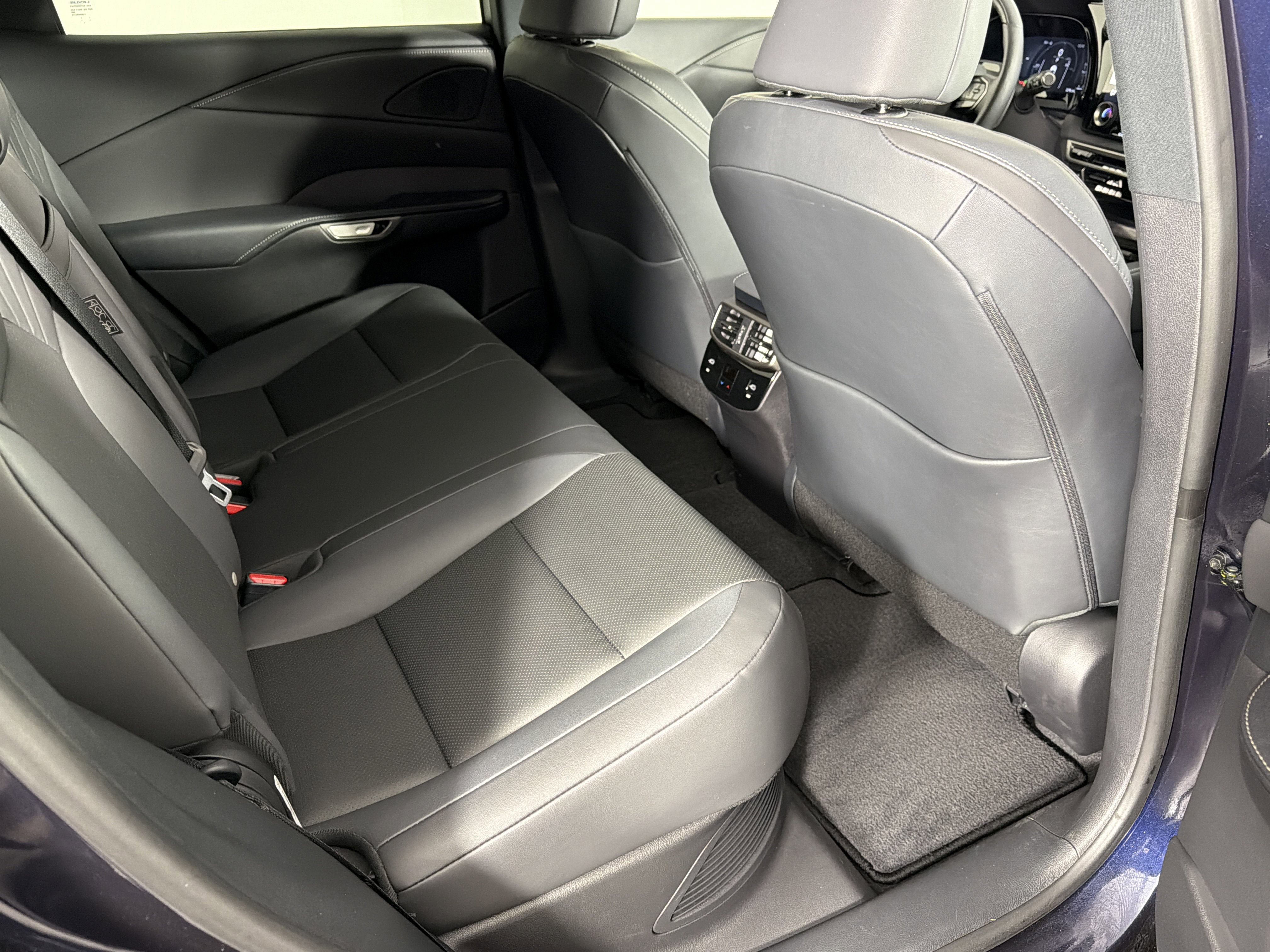 Used 2025 Lexus RX 350h w/ Convenience Package image 27
