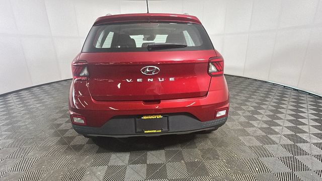 Used 2025 Hyundai Venue SEL FWD image 4