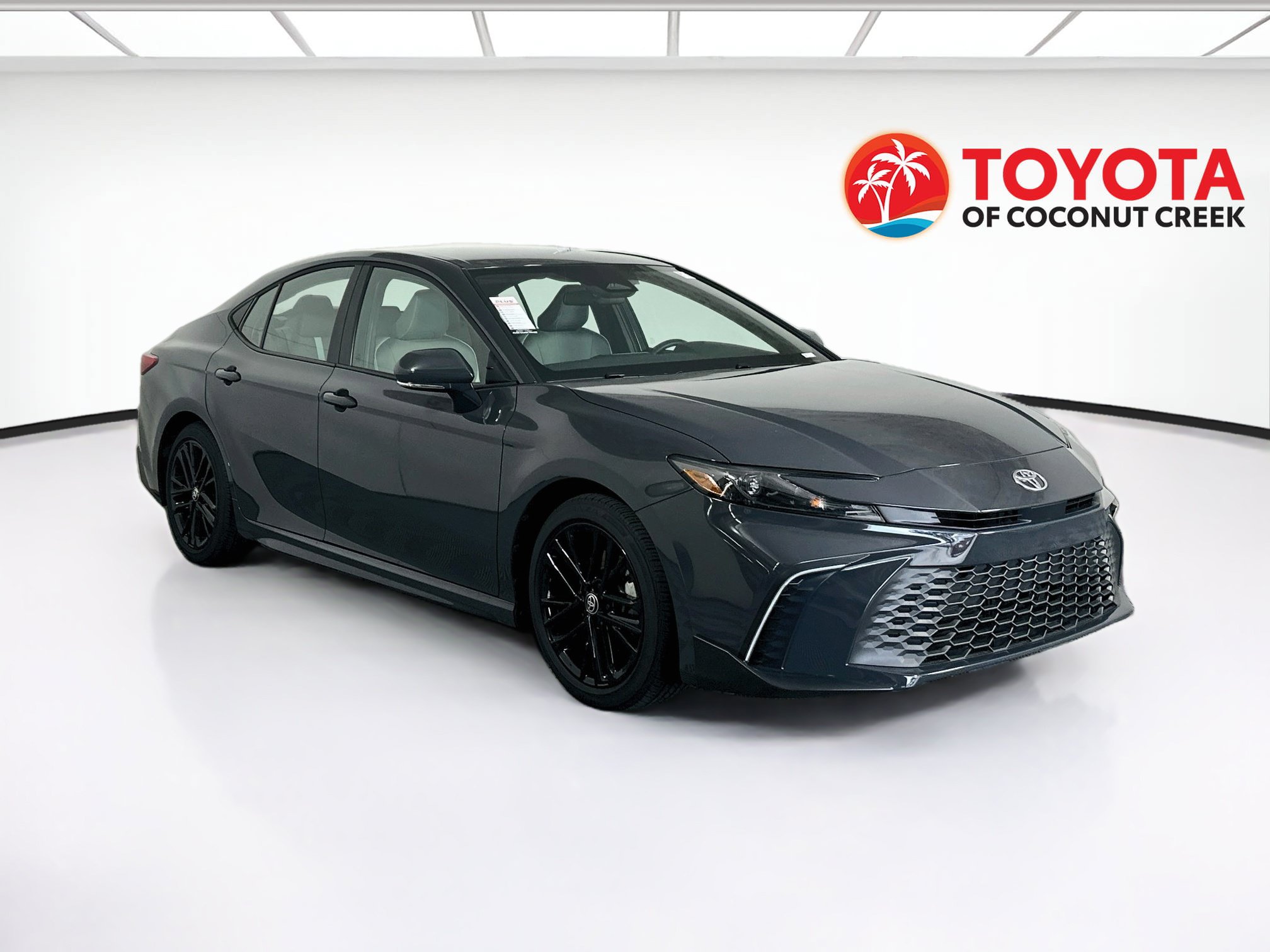 Used 2026 Toyota Camry SE FWD image 1