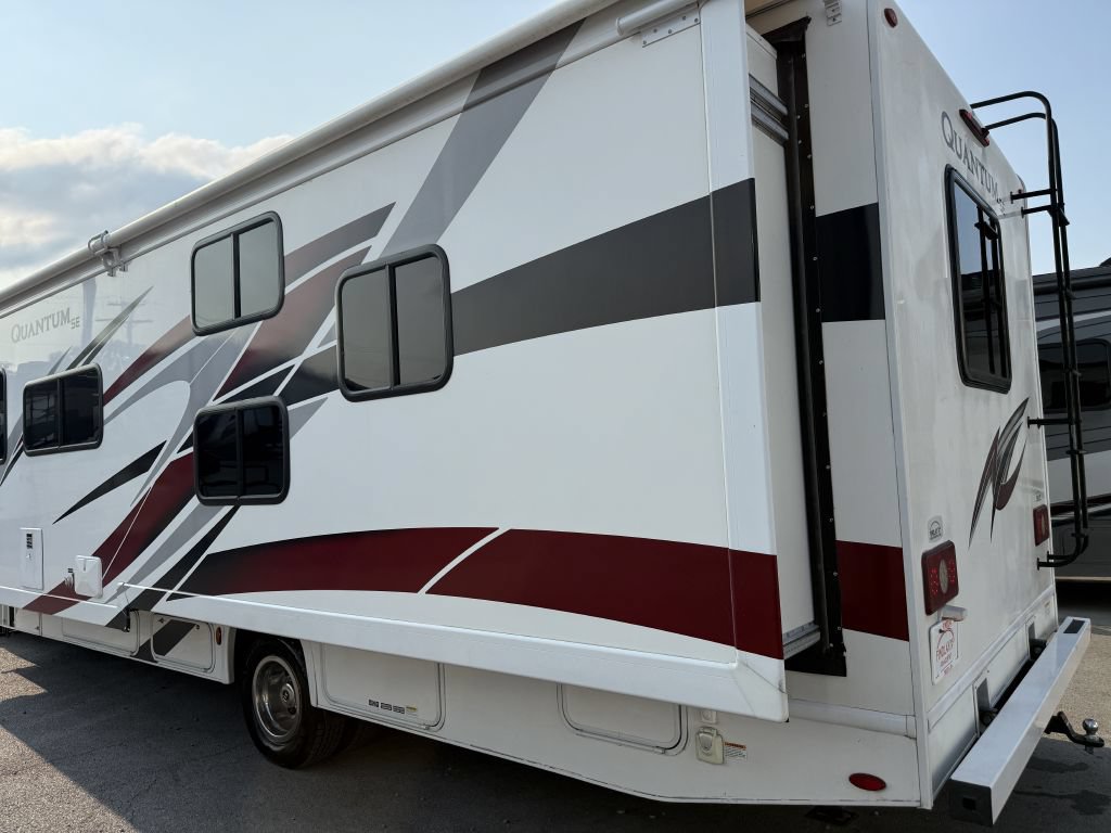 Used 2021 Ford E-450 and Econoline 450 Super Duty w/ Motorhome Prep Package RWD image 13