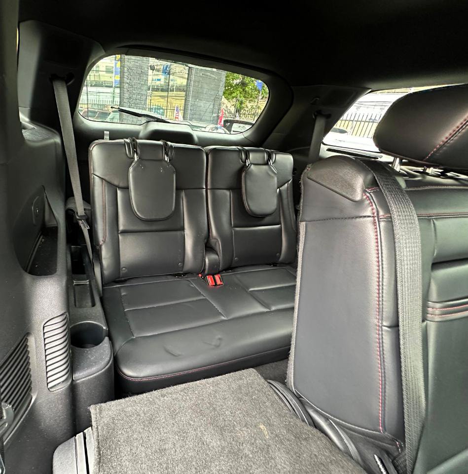 Used 2025 Ford Explorer ST-Line w/ ST-Line Street Pack AWD/4WD image 28