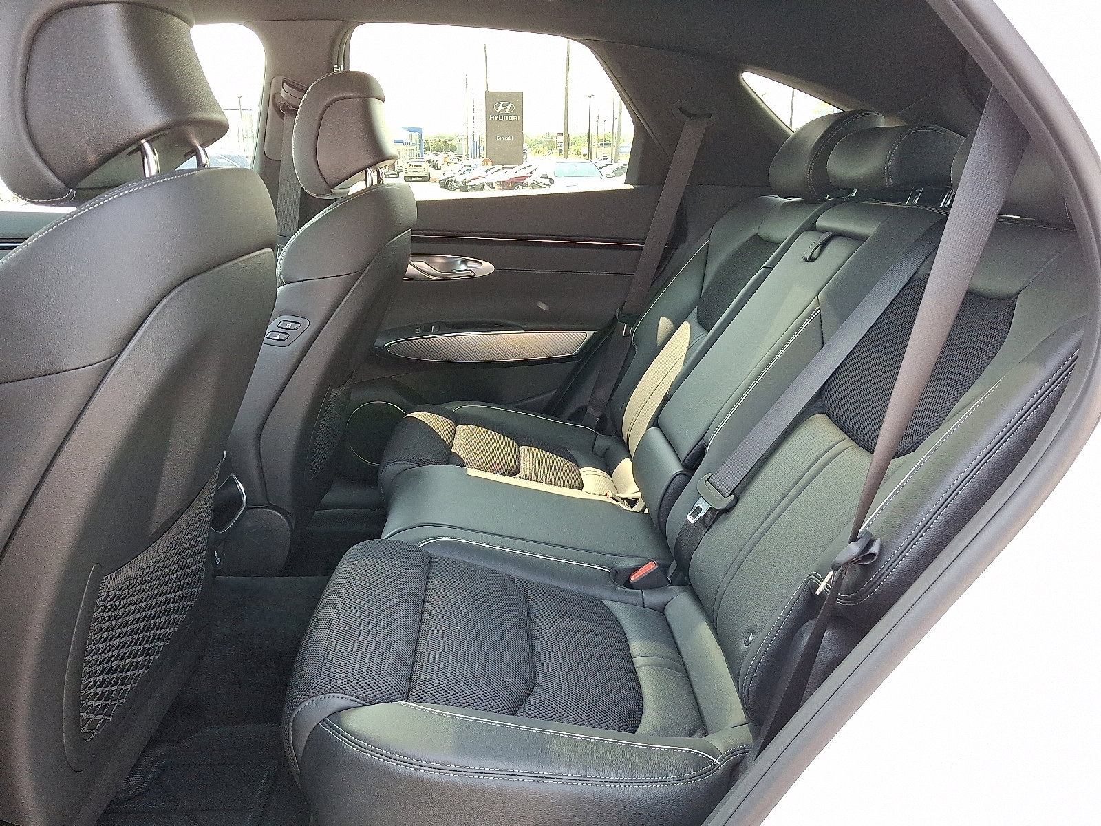 Used 2025 Genesis GV70 3.5T Sport image 10